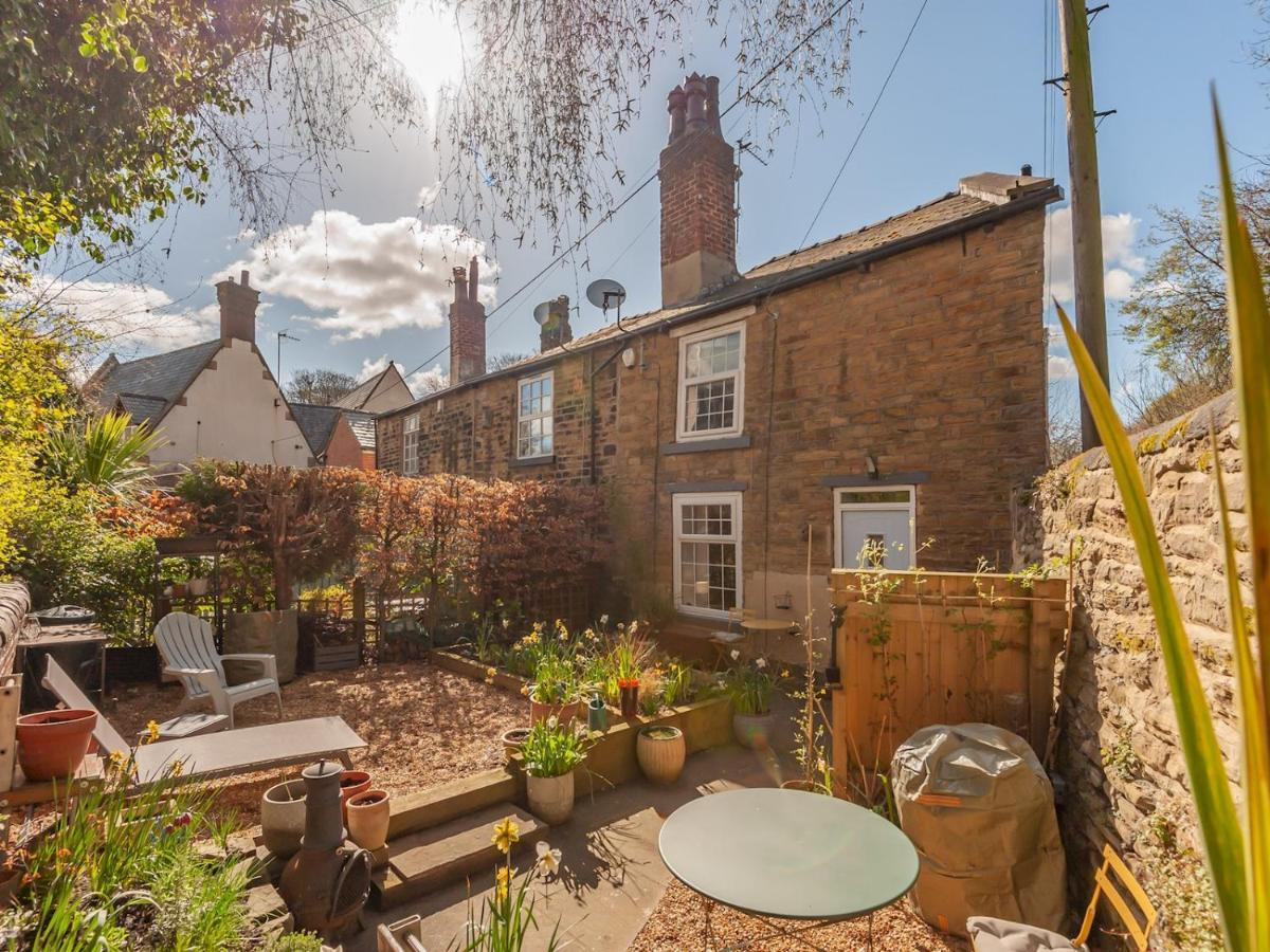 Pass The Keys Wonky Cottage With Amazing Garden Лидс Экстерьер фото